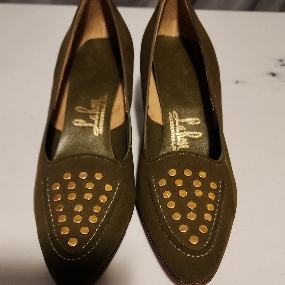 Vintage NWOT Elegant Green Heels with Studded Suede